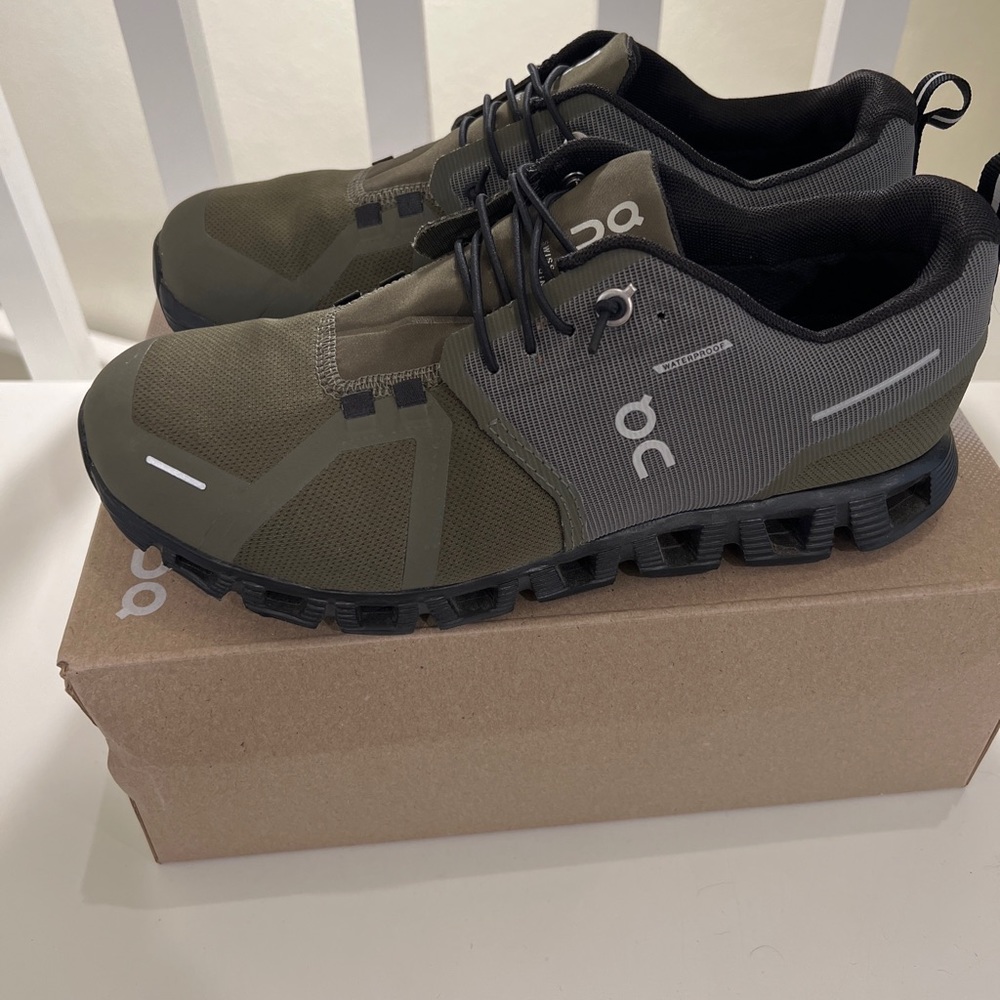 On Running Women’s Sneakers